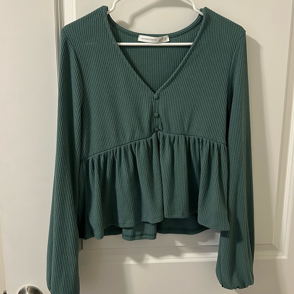 Green long sleeve crop top
